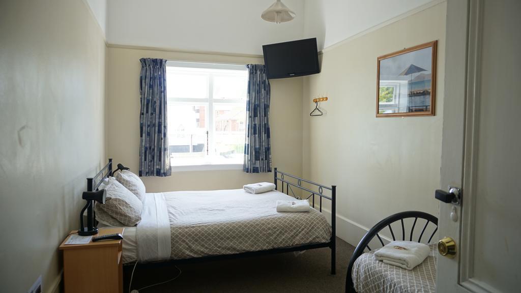 Dorset House Backpackers Hostel
