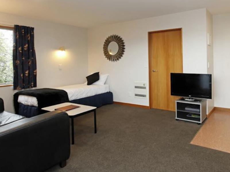 306 Motel 4*