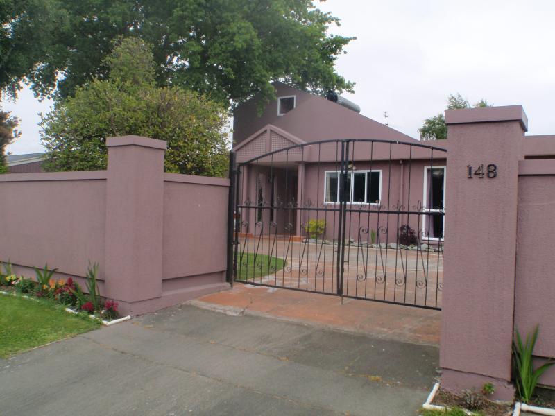 Guest house Purple-der House 3*