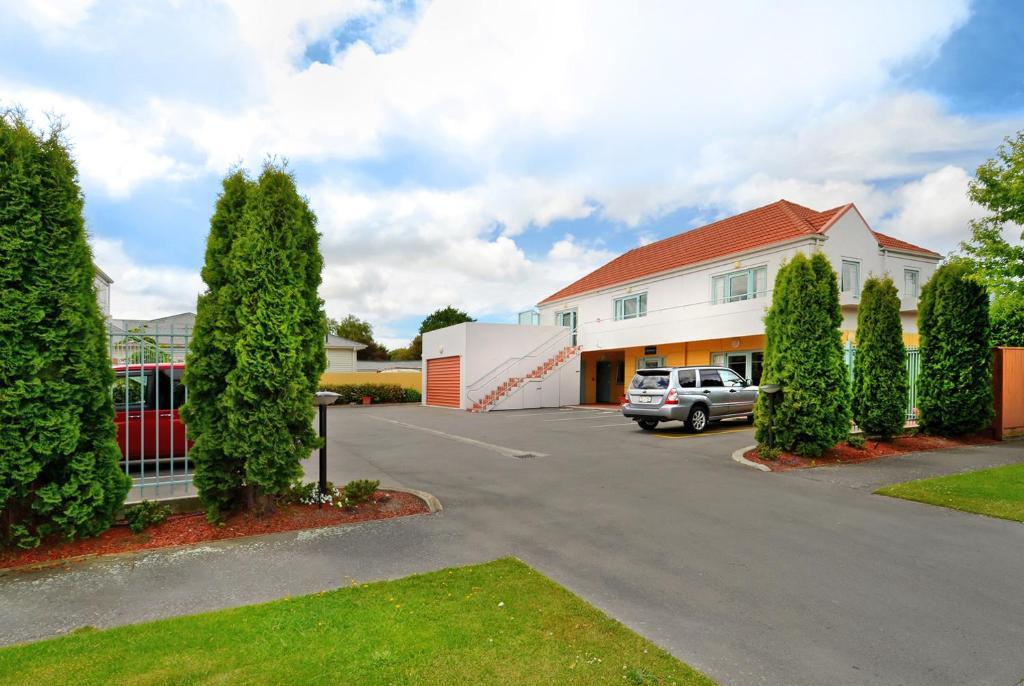 Papanui Court Motel 4*
