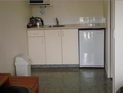 Rosewood Court Motel 4*