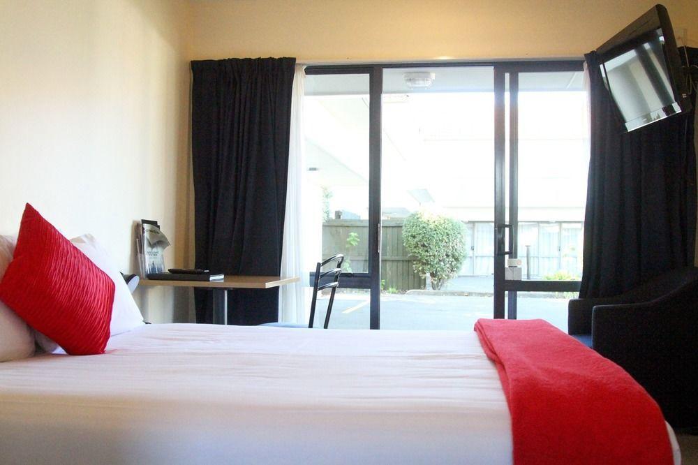 Riccarton Mall Motel 4*