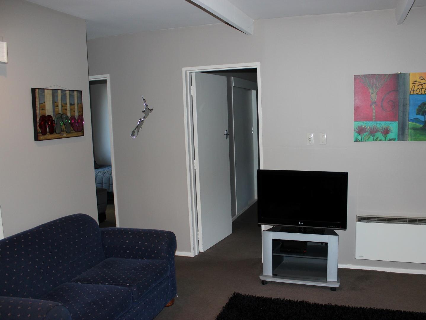 Diplomat Motel 4*