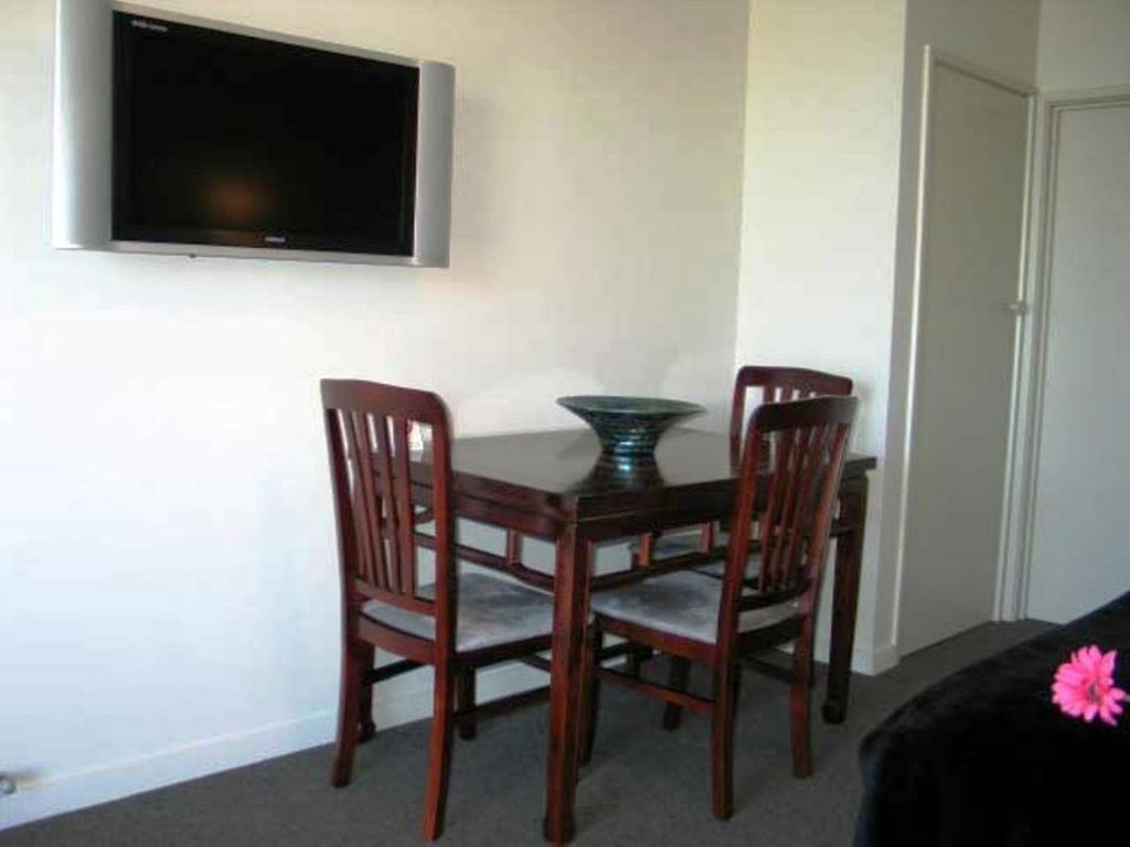 Motel City Central Motel Apartments 4*