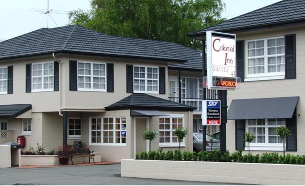 Colonial Motel 3*