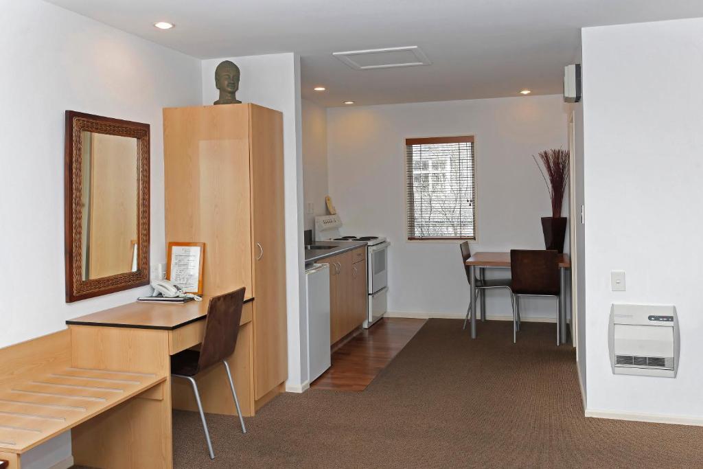 Casino Court Motor Motel 4*
