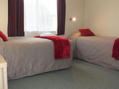 Econo Canterbury Court Motel