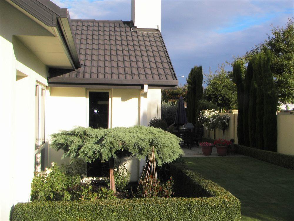 The White House Bed & Breakfast Christchurch