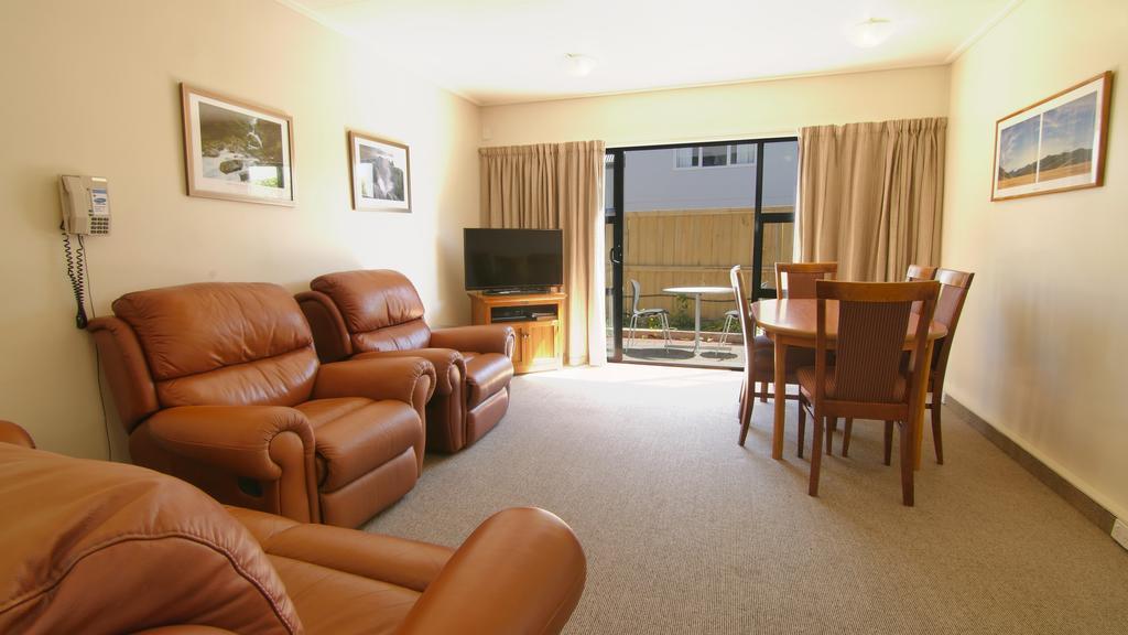 Country Glen Motel 4*