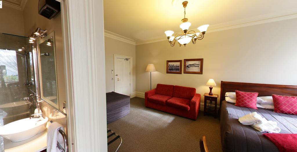 Merivale Manor 4*