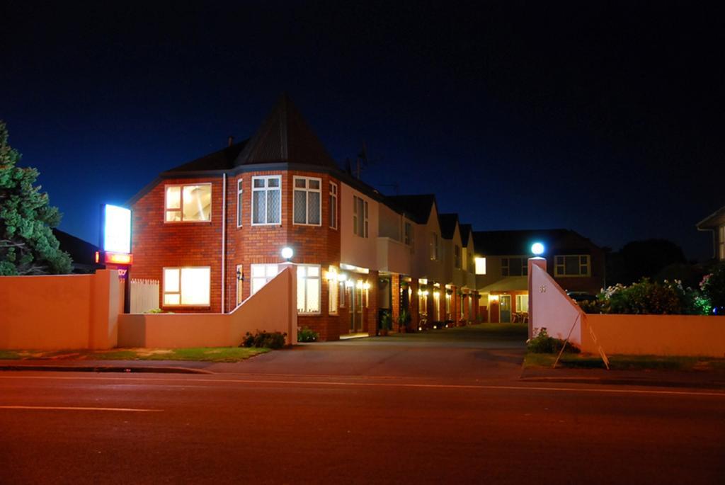 Rosewood Court 4*