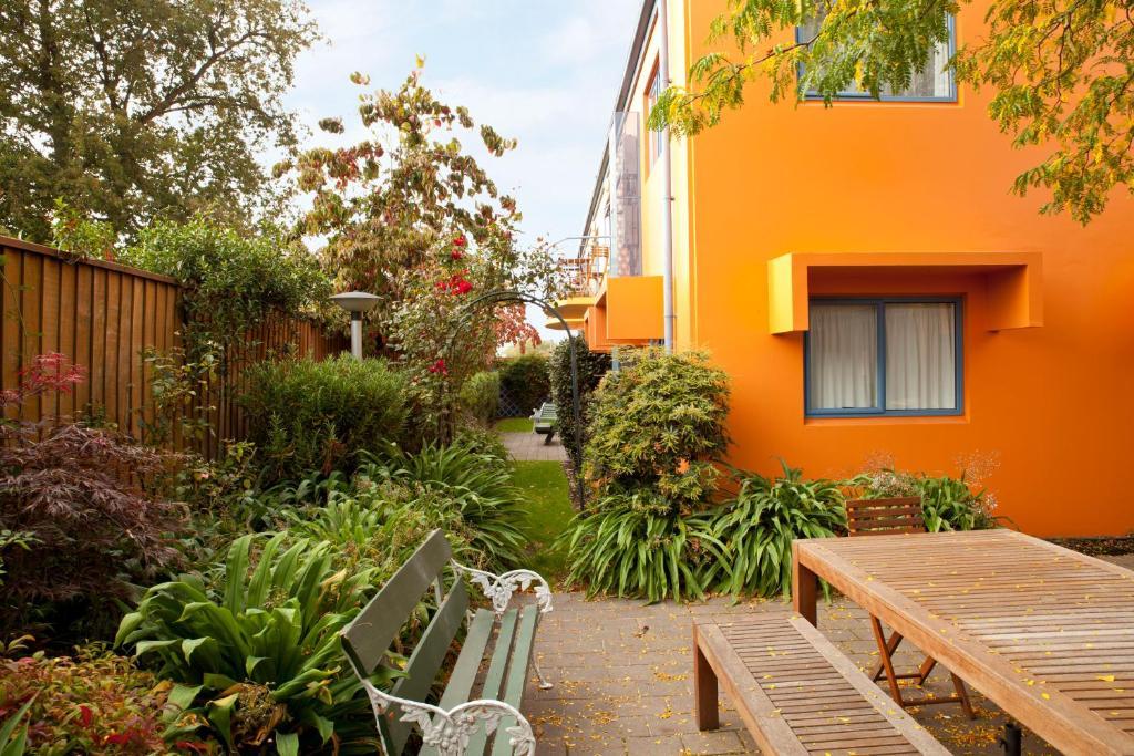 Addington Court Motel 4*