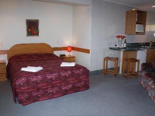 Amross Court 4*