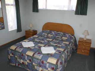 Amross Court 4*