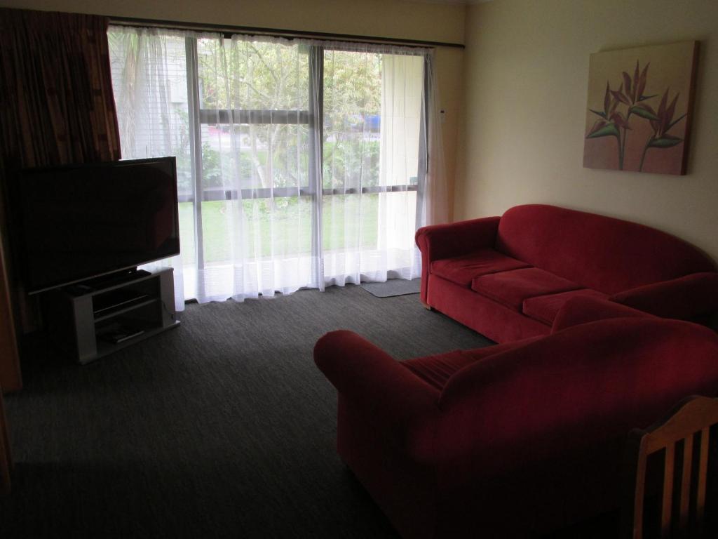 Airport Motel 4*