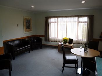 Amross Court Motel