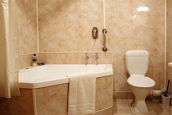 Amross Court 4* Christchurch