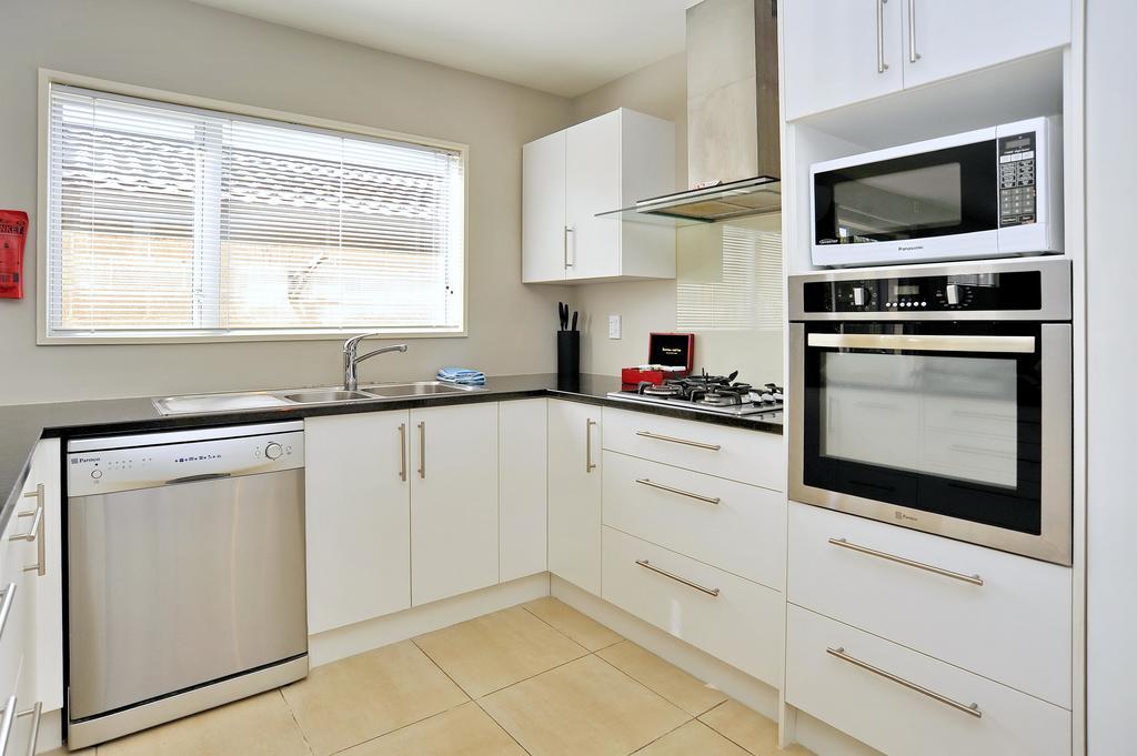 Regents 94B - Christchurch Holiday Homes * Christchurch