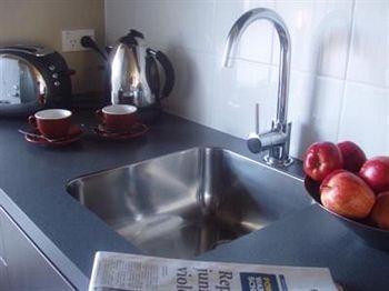 Airport Delta Motel 4*