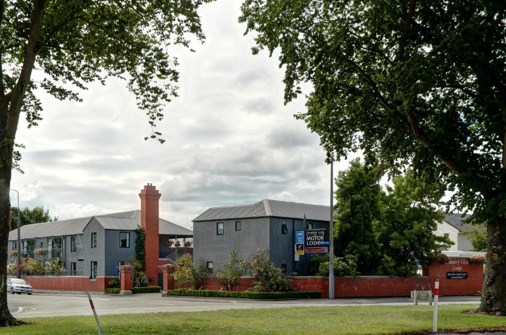 Country Glen Motel 4*