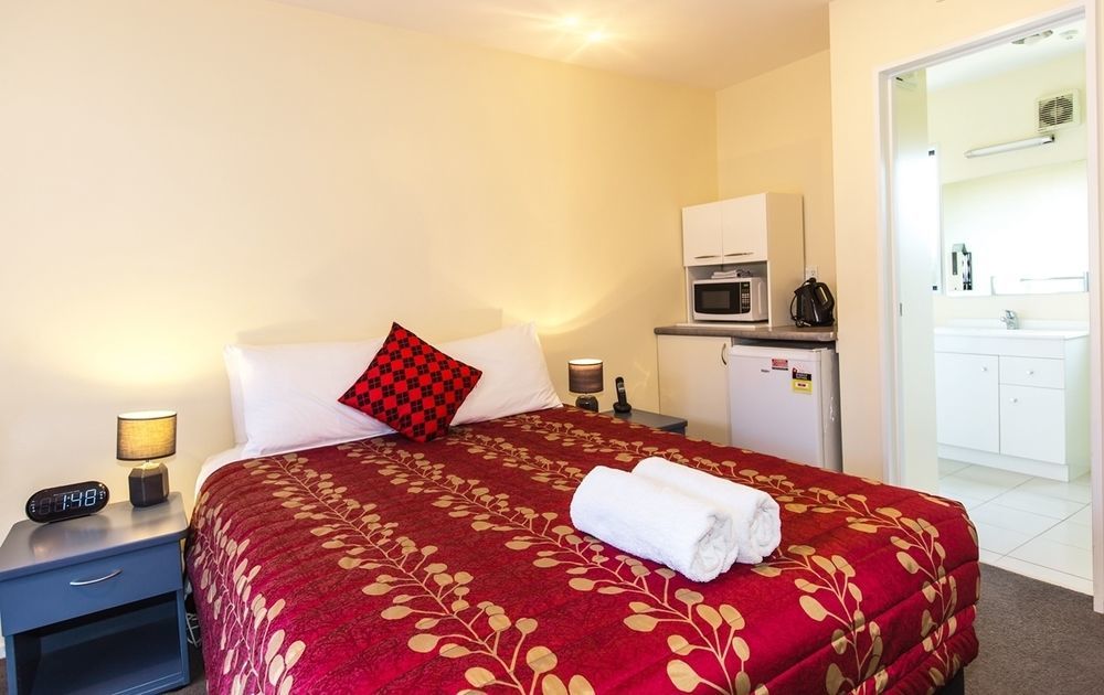 Riccarton Mall Motel 4*