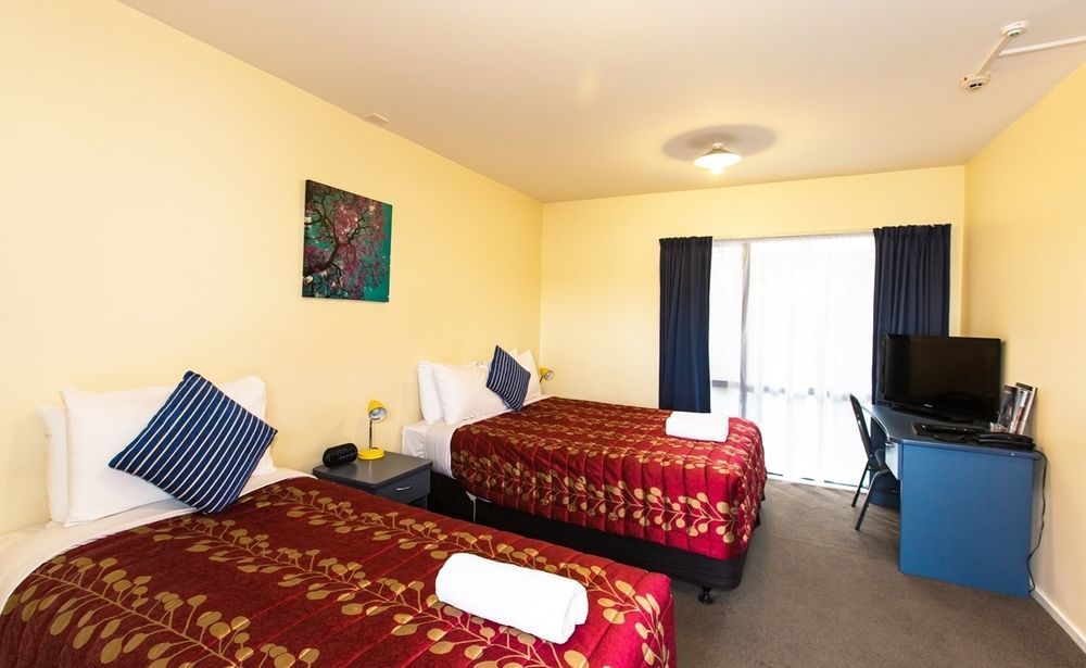 Riccarton Mall Motel 4*