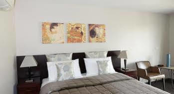 Achilles 3* Christchurch