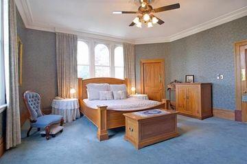Charlotte Jane Hotel
