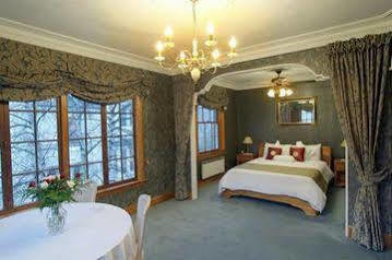 Charlotte Jane Hotel