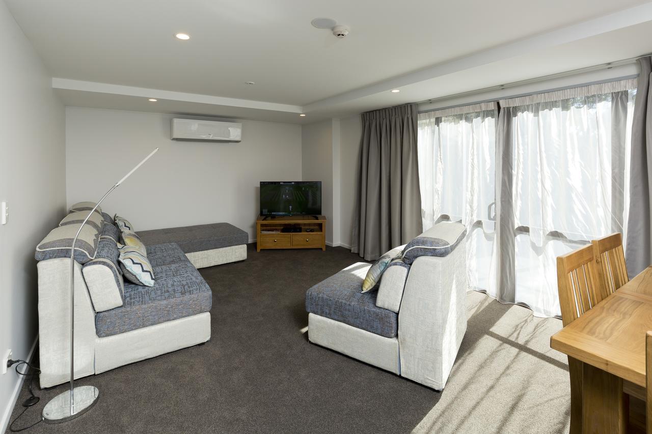 Motel 2 On Whiteleigh And 239 On Lincoln 5*