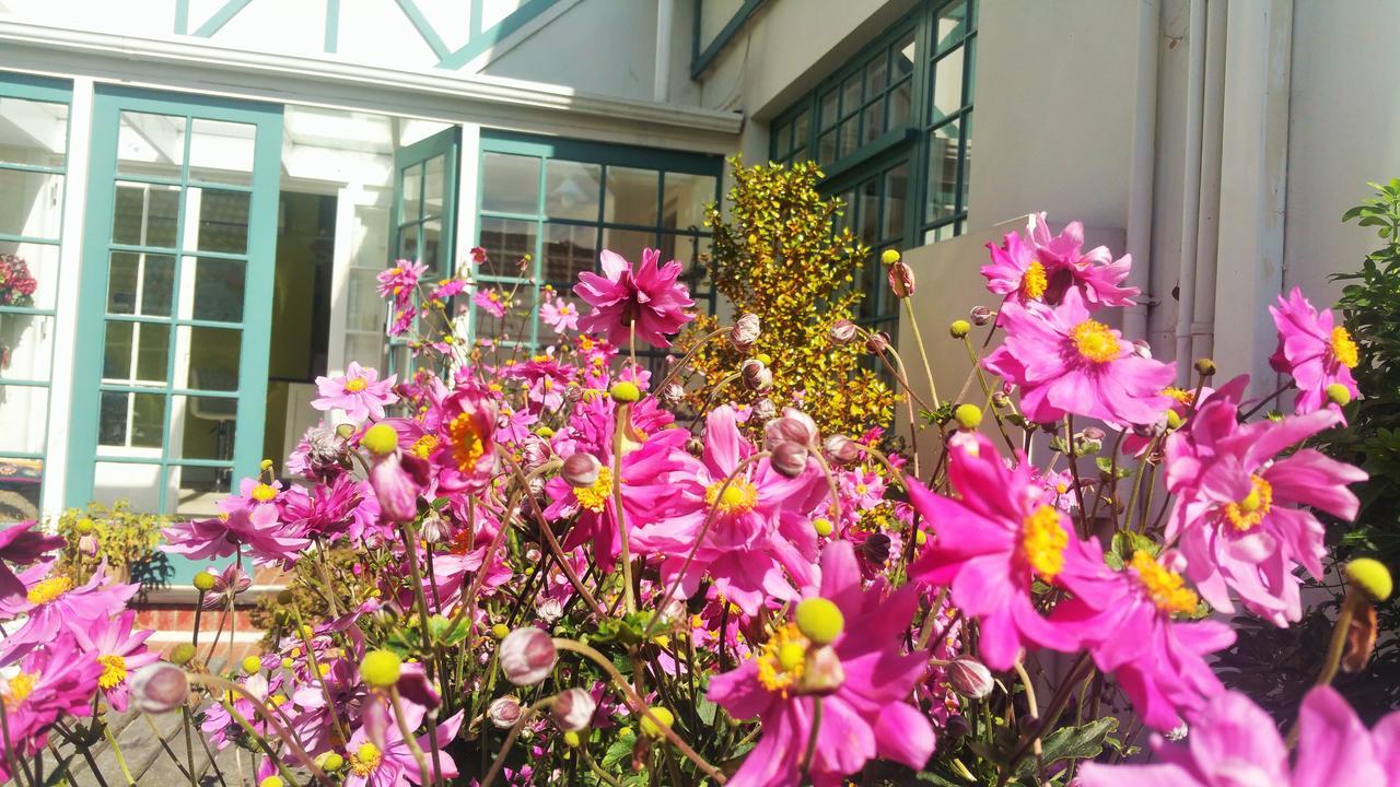 On Hagley Park, Central, A Free Ride To Railway Station Bed & Breakfast 3*