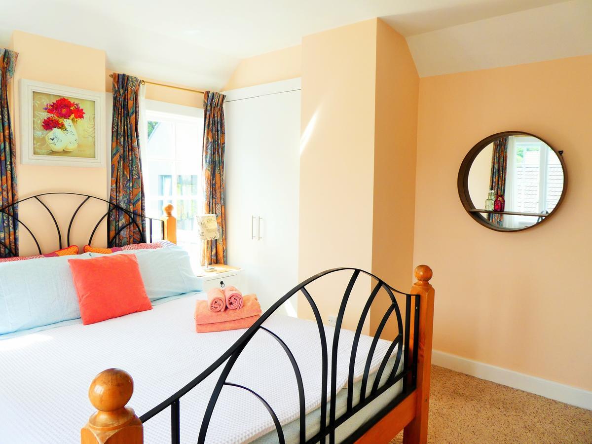 Bed & Breakfast On Hagley Park, Central, A Free Ride To Railway Station