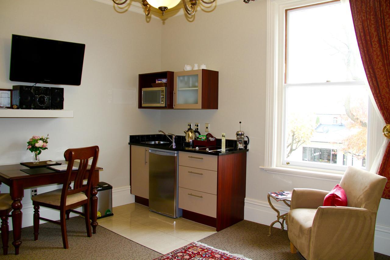 Merivale Manor
