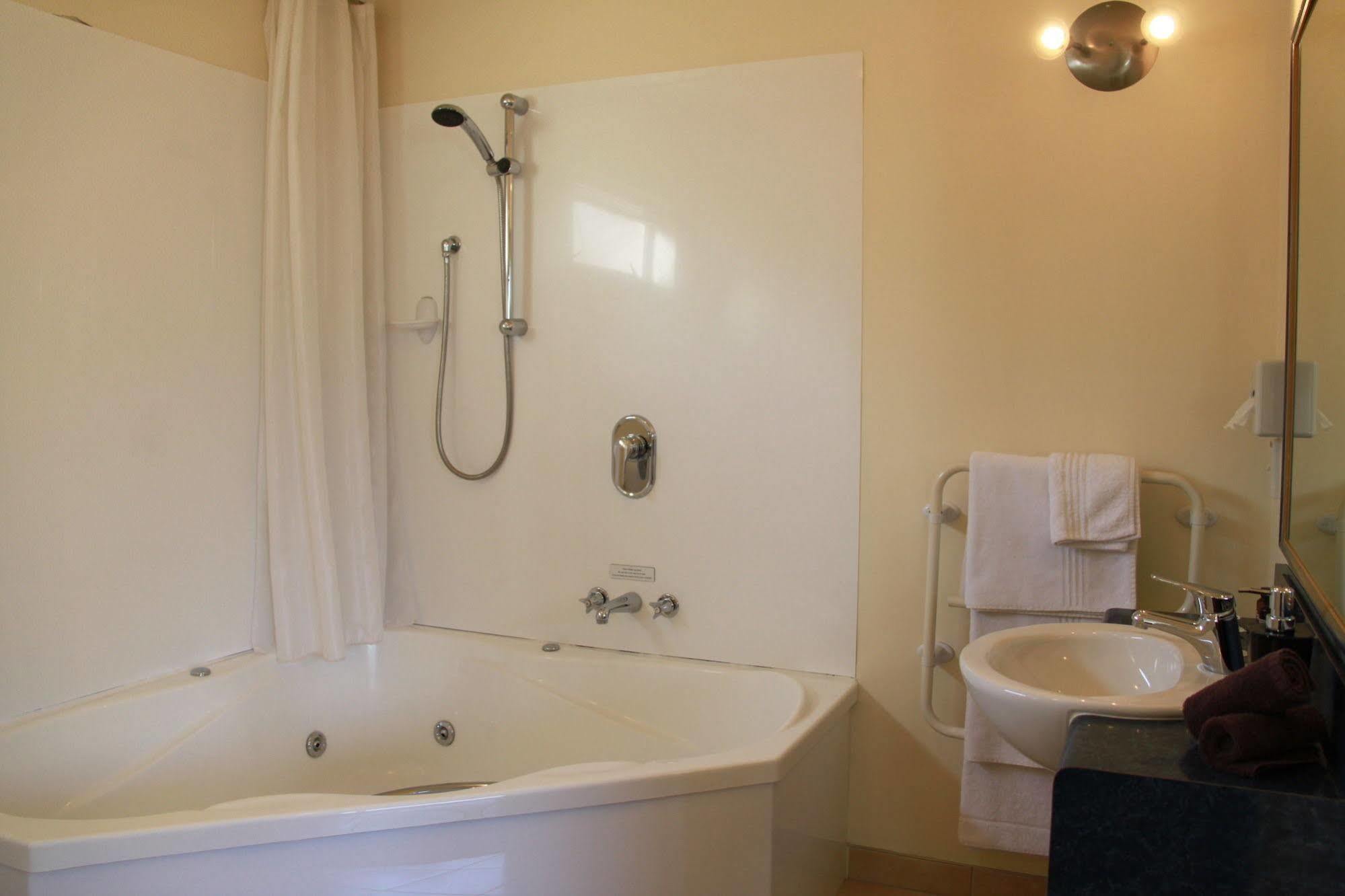 The Milano Motel 4*