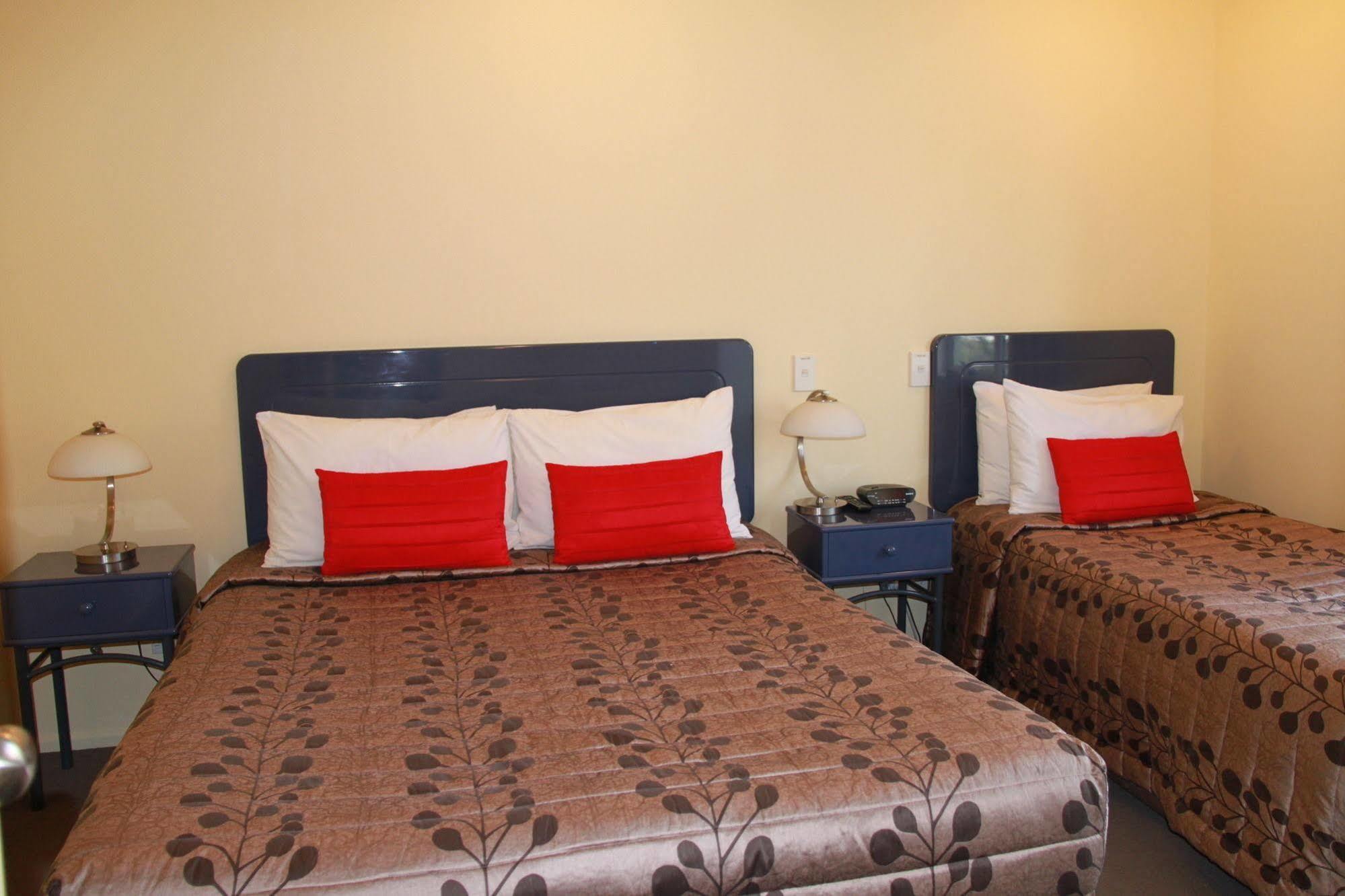 The Milano Motel 4*