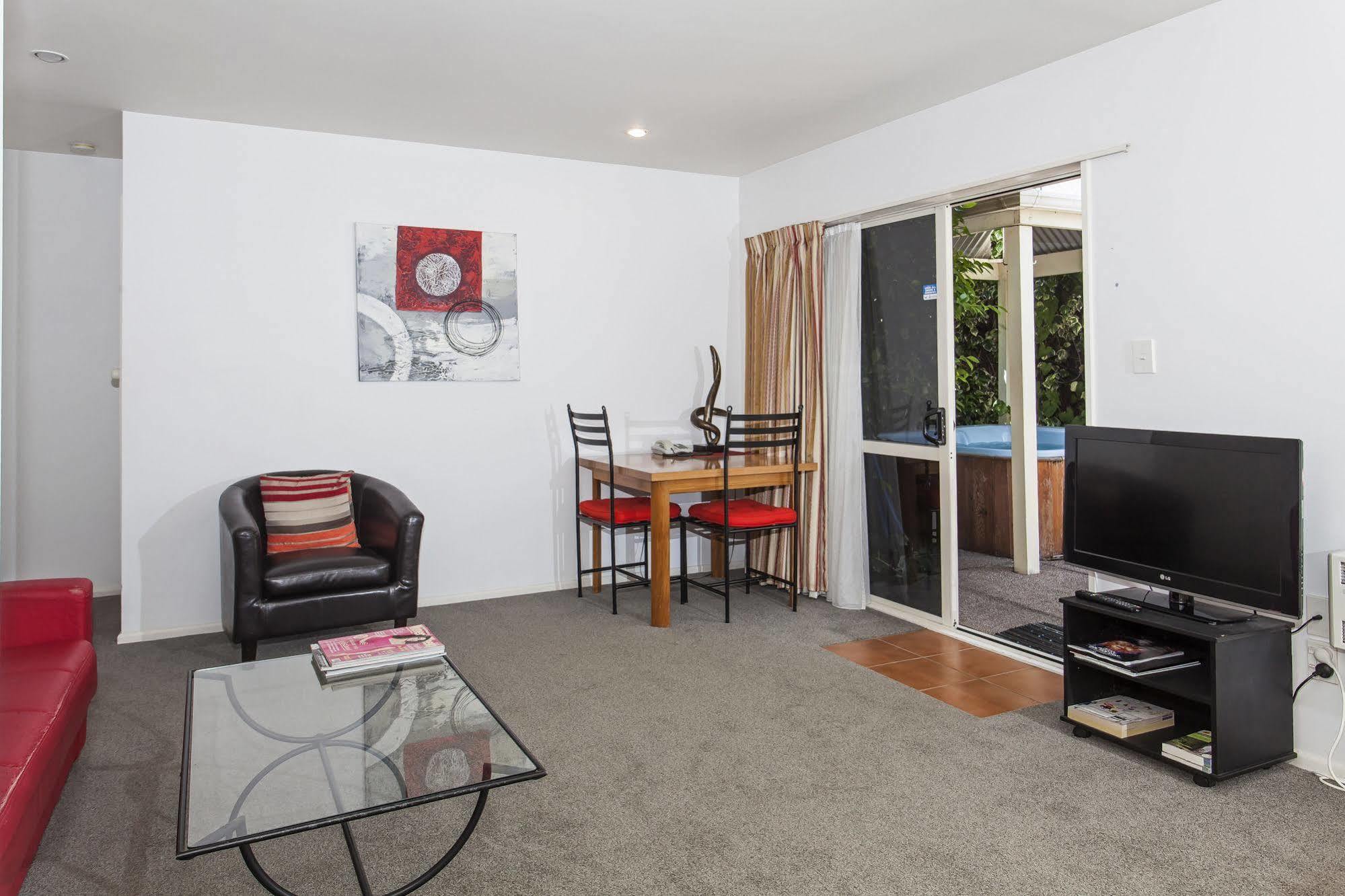 Casino Court Motor Motel 4*