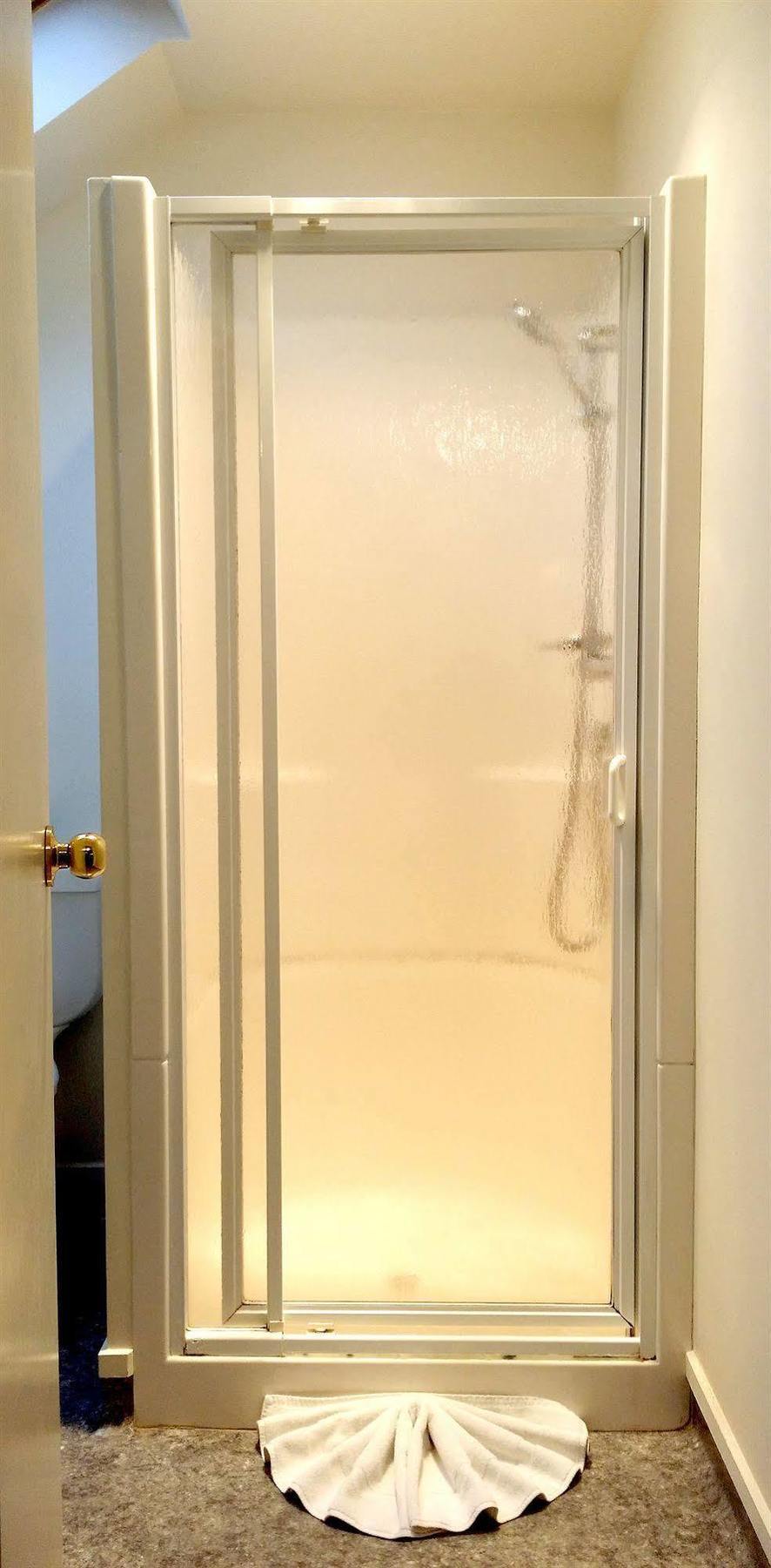 Rosewood Court Motel 4*