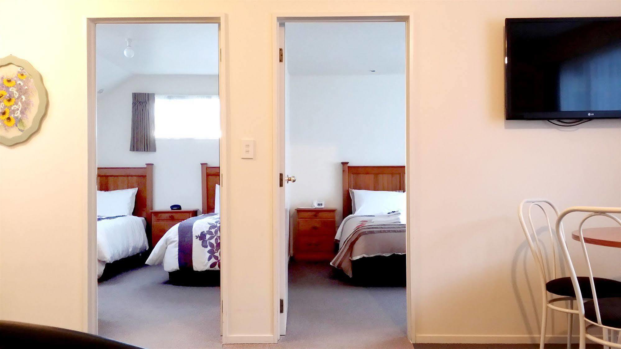 Rosewood Court 4*