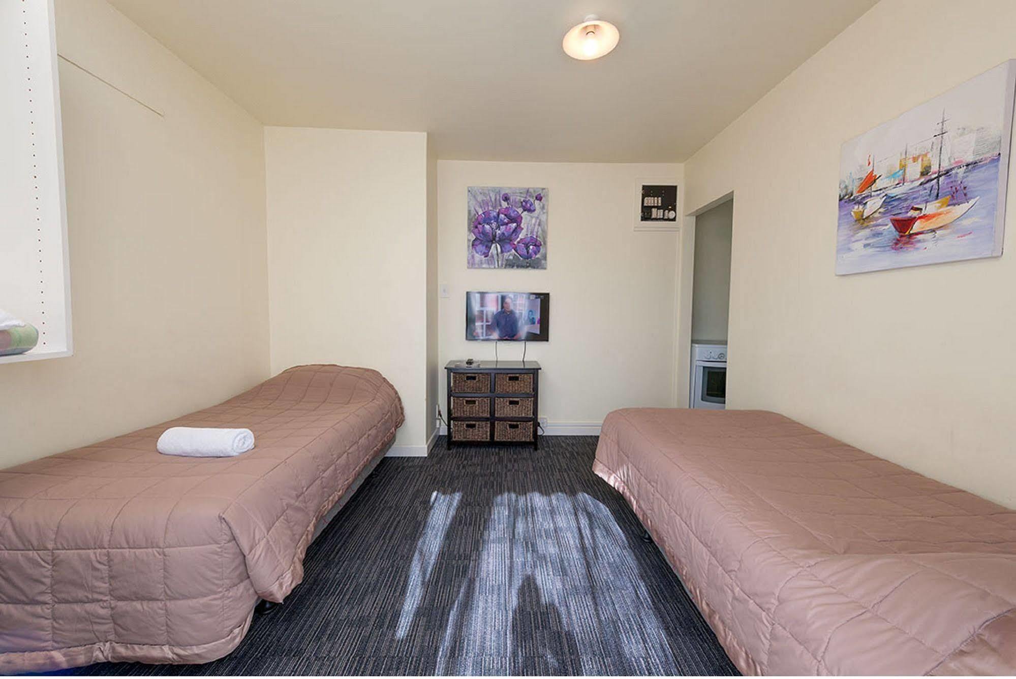 Motel City Worcester 3*