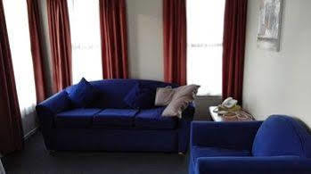 Addington Stadium Motel 4*