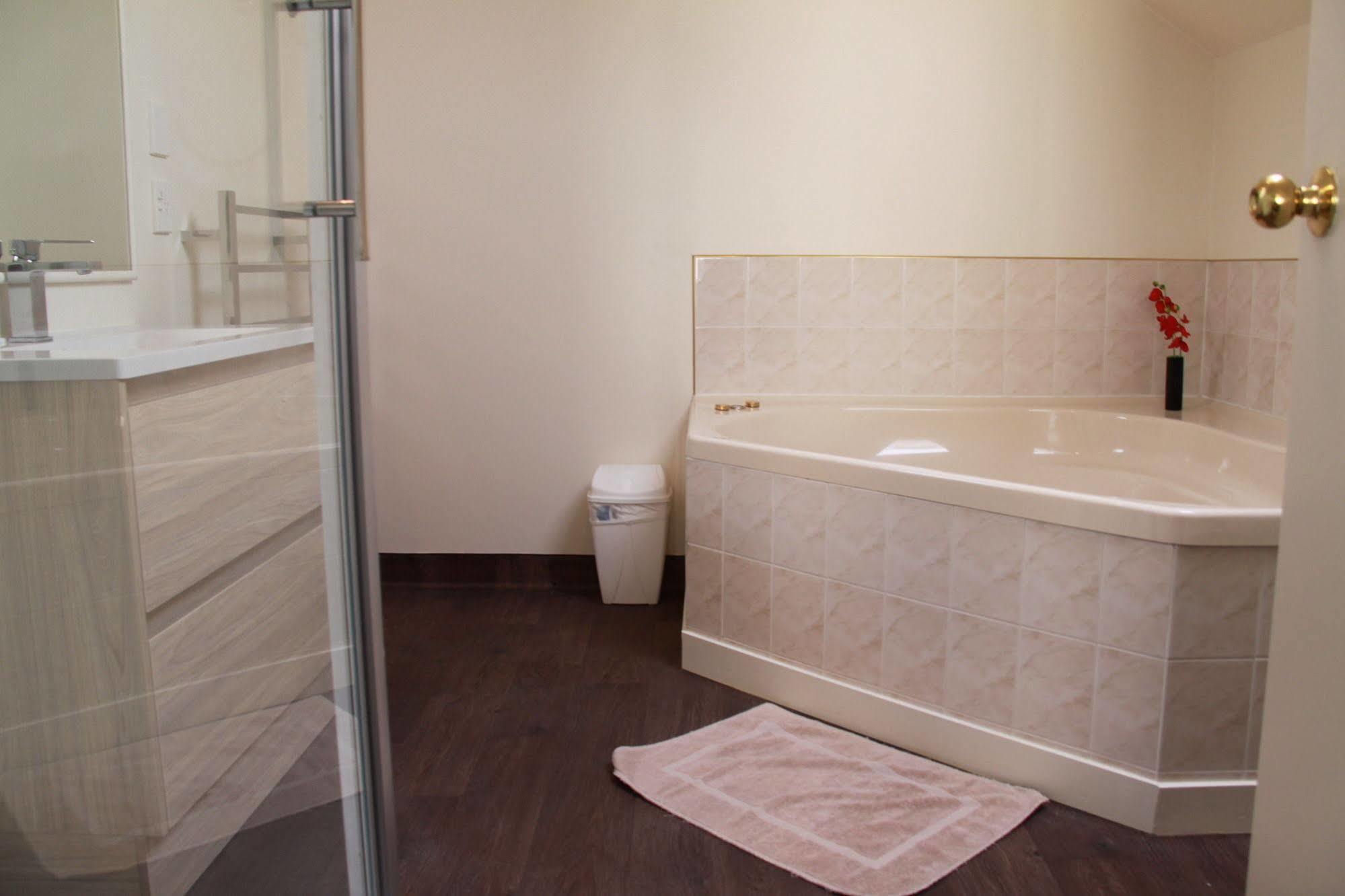 Alcala Motor Motel 4*