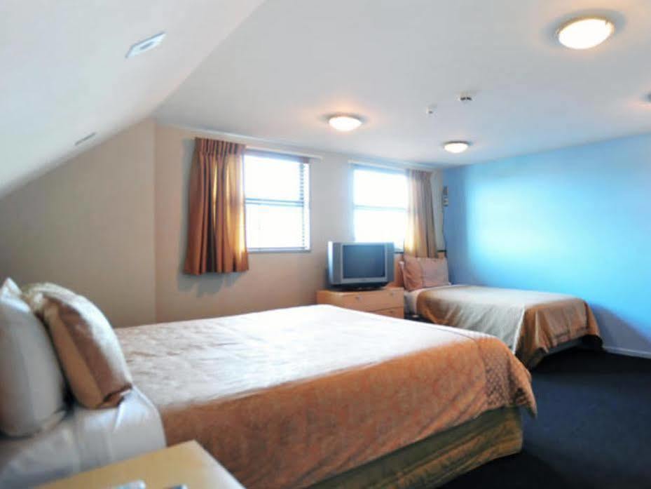 Athena Motel 4*