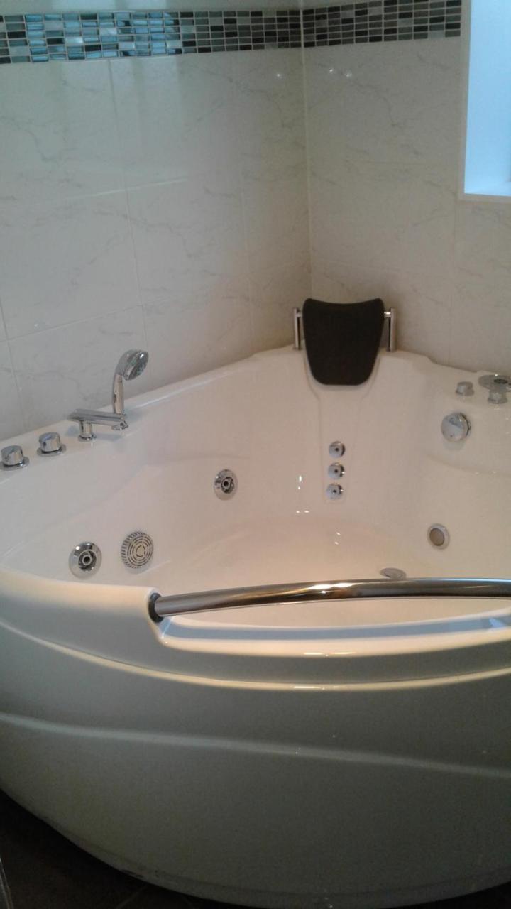 Holiday home Close To Airport, Quality For Groups And Families