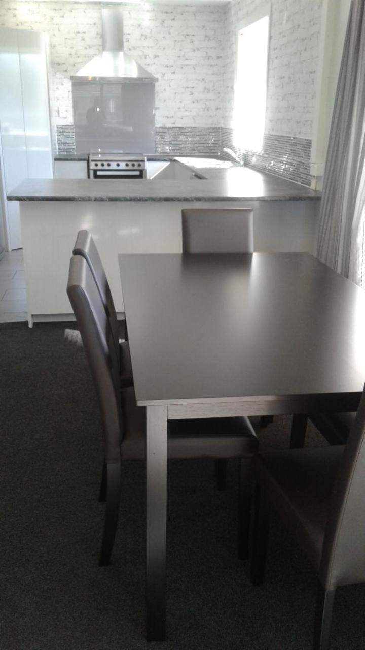 Close To Airport, Quality For Groups And Families Holiday home