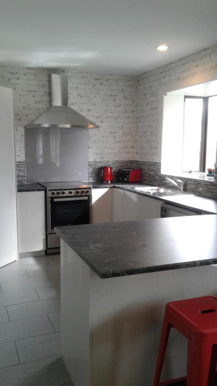 Close To Airport, Quality For Groups And Families * Christchurch
