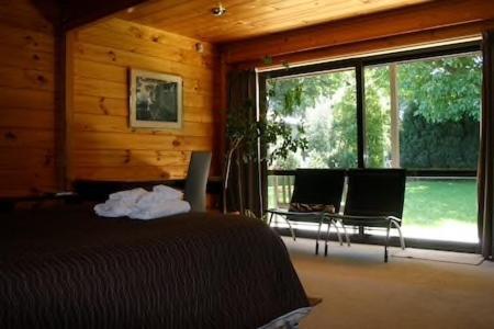 Walnut Grove * Christchurch