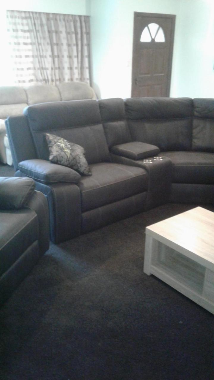 Close To Airport, Quality For Groups And Families * Christchurch