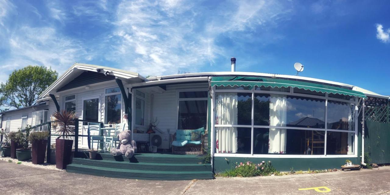 Guest house Studious Village