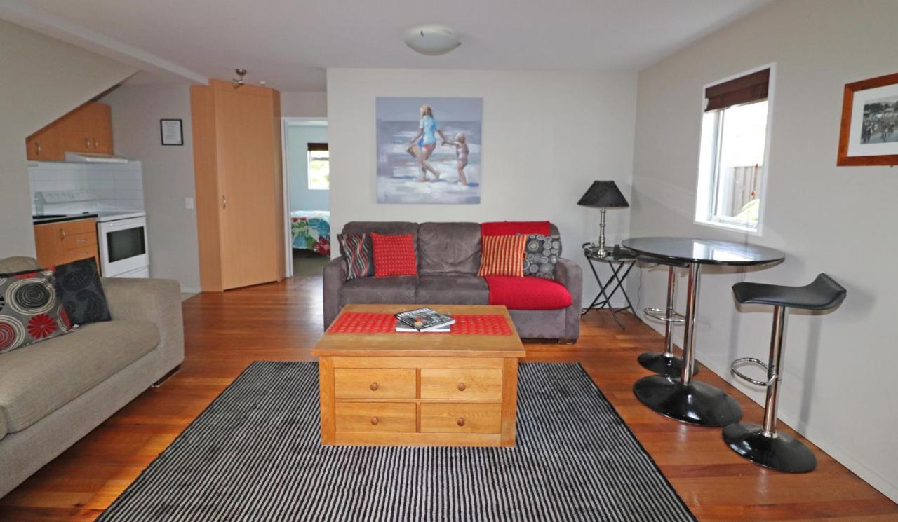Sumner Bay Motel