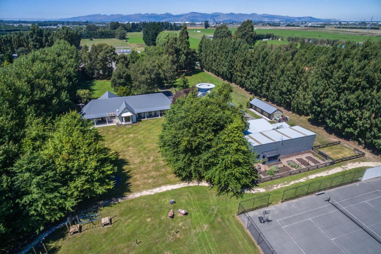 Bond Estate Luxury